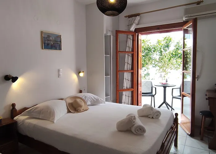 Kapetanos * Naxos City